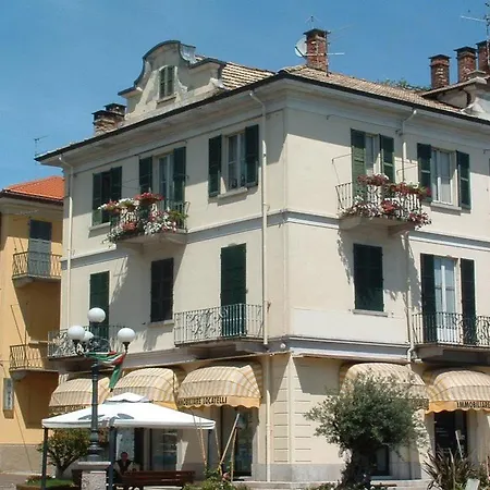 Holiday Hotel 3*