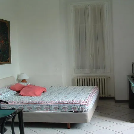 Holiday Hotel